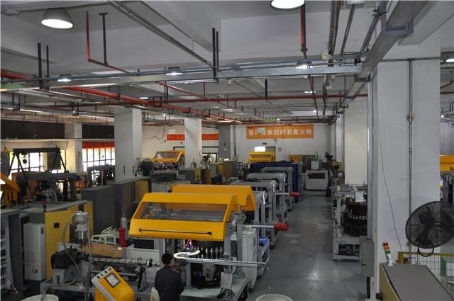 plastični zapiralni stroj za stiskanje plastic closure compression molding machine workshop.jpg